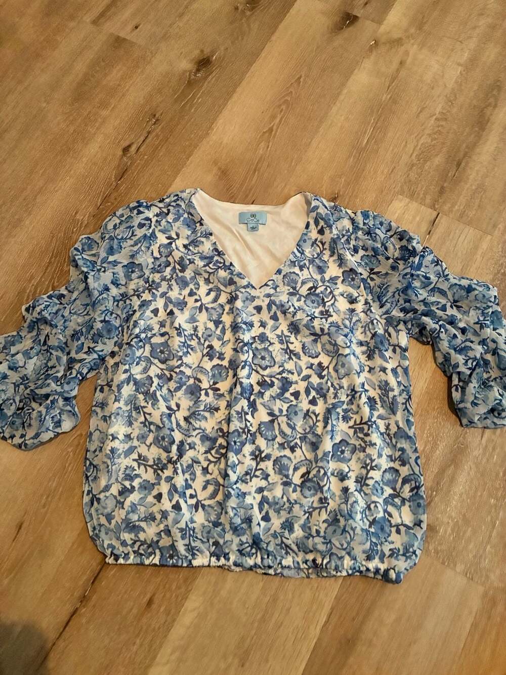 CeCe Blue And White Floral V-Neck Ruffled Sleeve Blouse